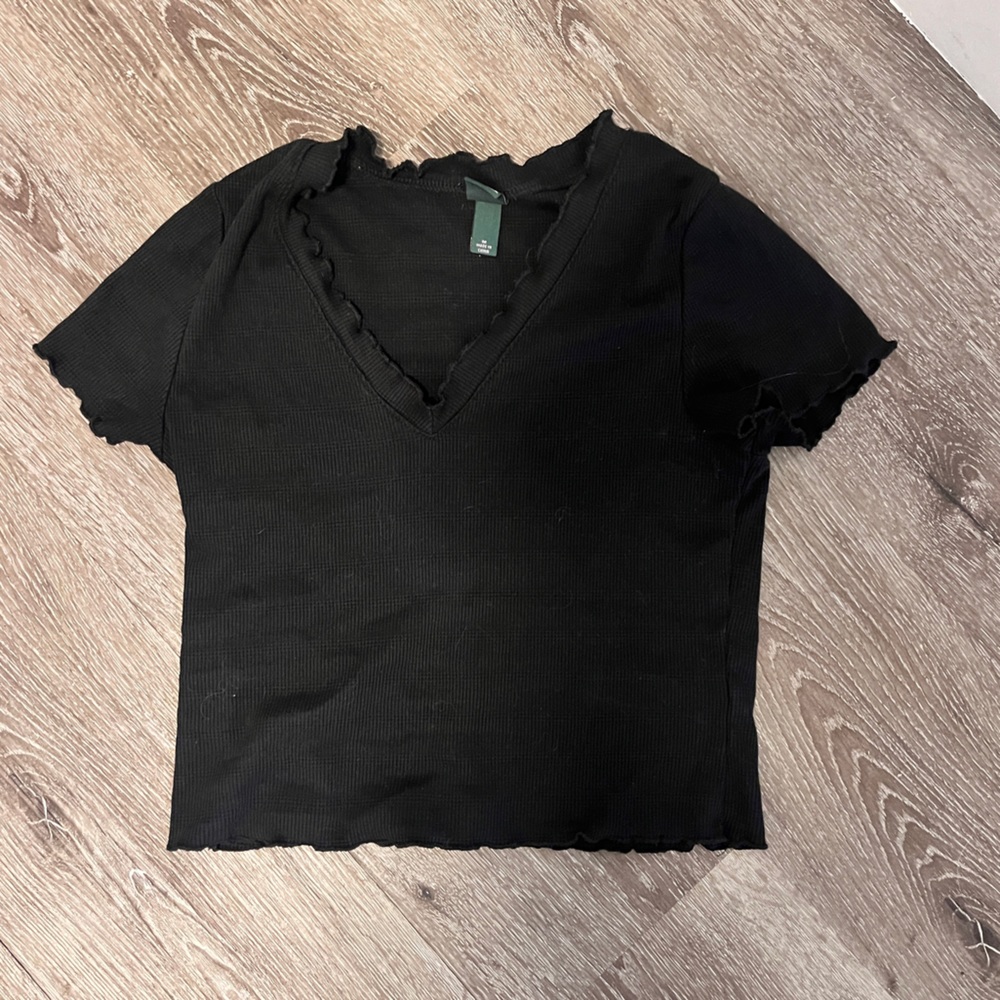 black wildfable v neck